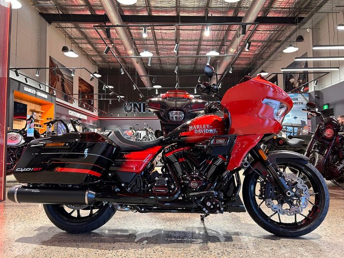 2026 Harley-Davidson CVO Road Glide ST 121 (FLTRXSTSE)