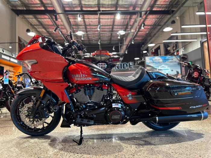 2026 Harley-Davidson CVO Road Glide ST 121 (FLTRXSTSE)