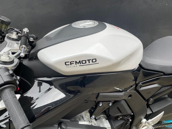 2026 CFMOTO 675SR-R SR White