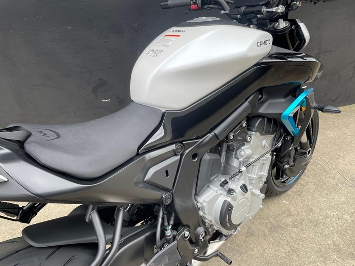 2026 CFMOTO 675NK NK White