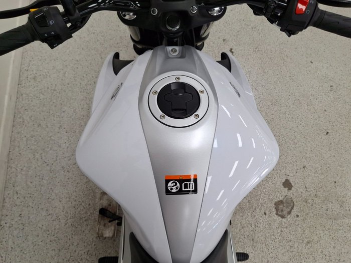 2026 Suzuki 2026 Suzuki 250CC GSX250 Road White