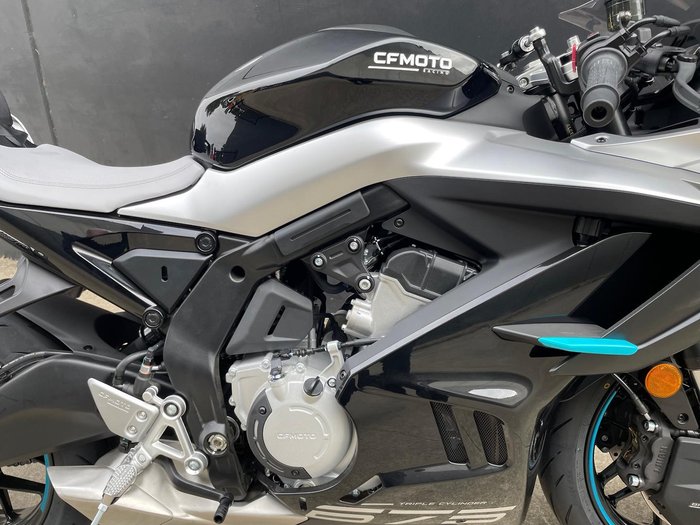 2026 CFMOTO 675SR-R SR Black