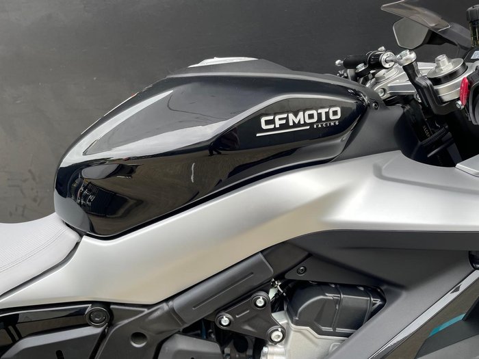2026 CFMOTO 675SR-R SR Black