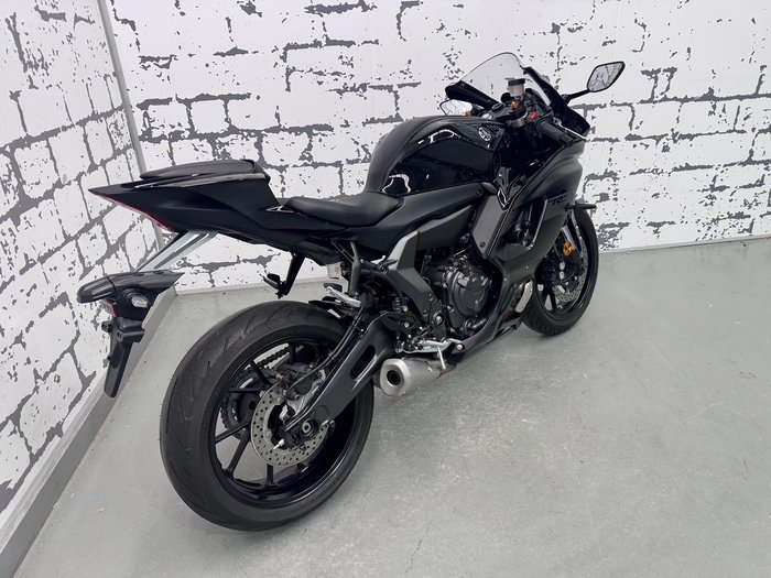 2025 Yamaha YZF-R7 LAMs YZF-R Black