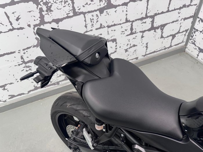 2025 Yamaha YZF-R7 LAMs YZF-R Black