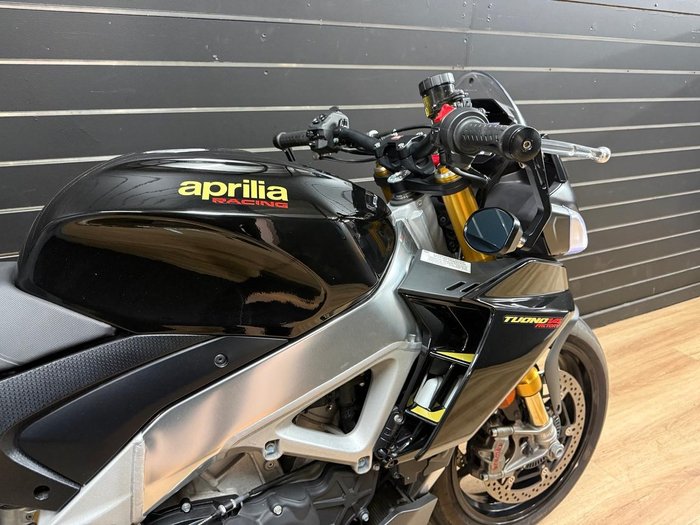 2022 APRILIA TUONO V4 FACTORY Black