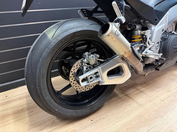 2022 APRILIA TUONO V4 FACTORY Black