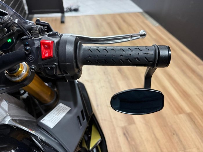 2022 APRILIA TUONO V4 FACTORY Black