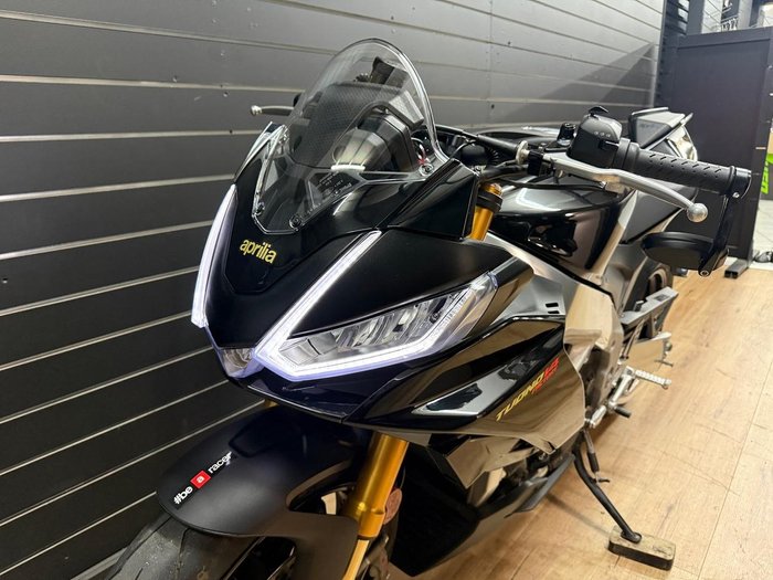 2022 APRILIA TUONO V4 FACTORY Black