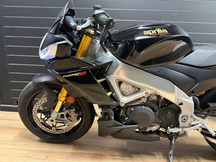 2022 APRILIA TUONO V4 FACTORY Black
