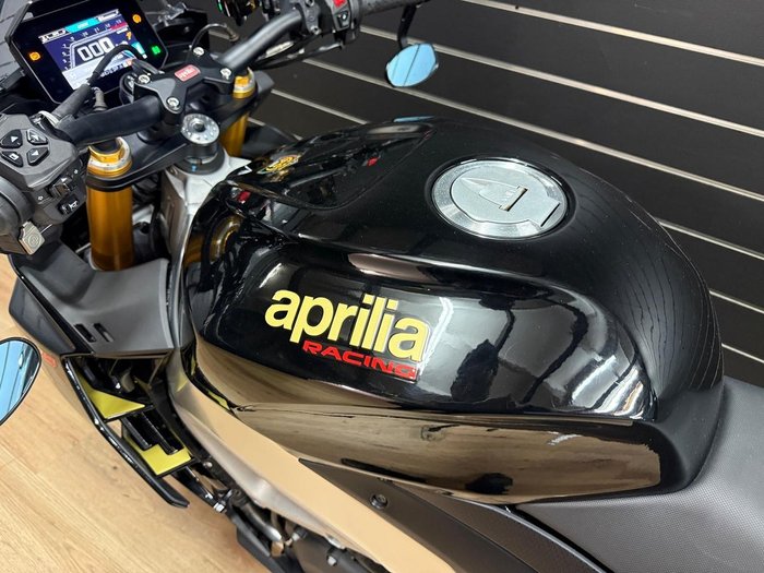 2022 APRILIA TUONO V4 FACTORY Black