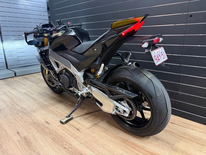 2022 APRILIA TUONO V4 FACTORY Black