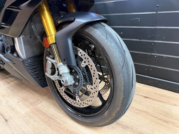 2022 APRILIA TUONO V4 FACTORY Black