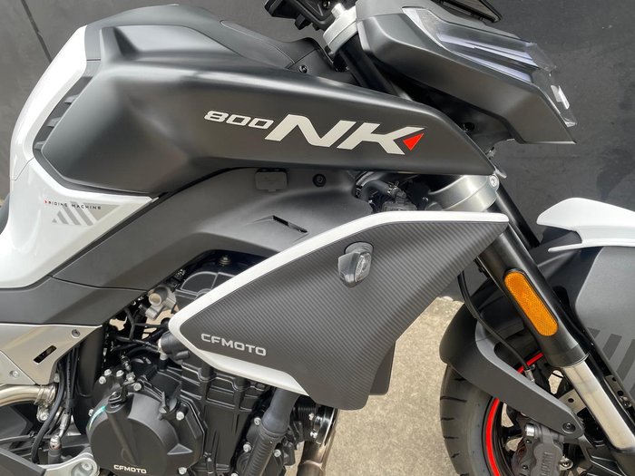 2024 CFMOTO 800NK Advance NK White
