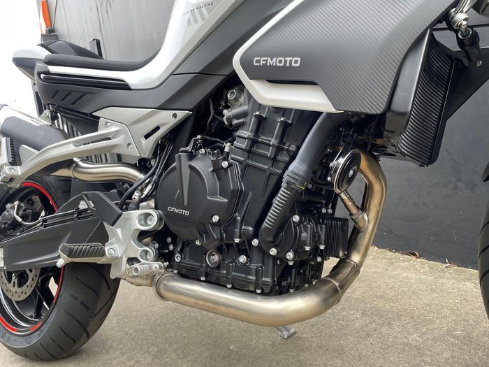 2024 CFMOTO 800NK Advance NK White