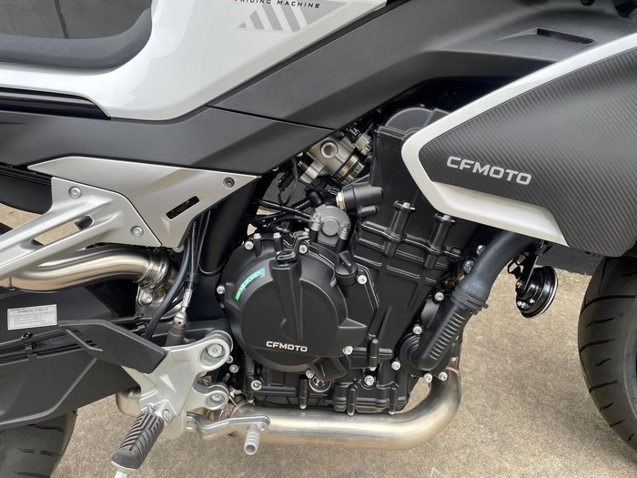 2024 CFMOTO 800NK Advance NK White
