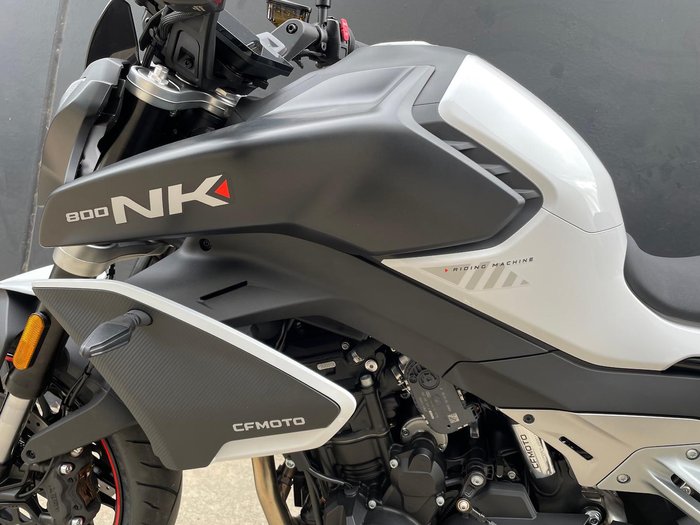 2024 CFMOTO 800NK Advance NK White