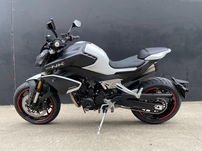2024 CFMOTO 800NK Advance NK White