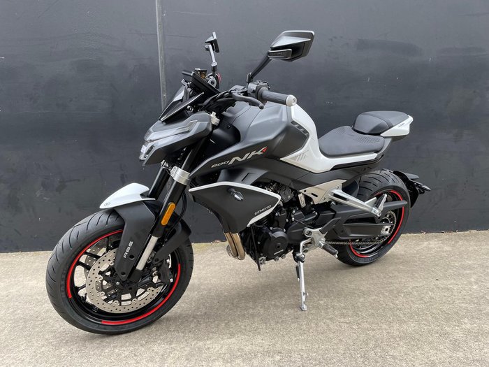 2024 CFMOTO 800NK Advance NK White