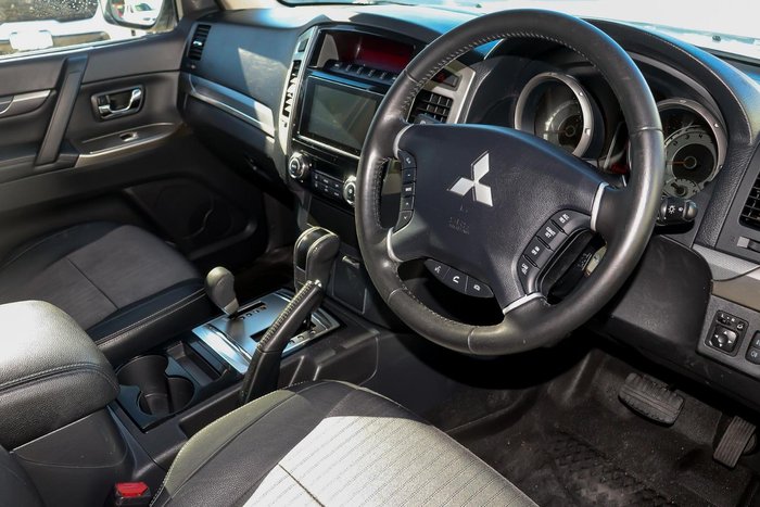 2018 Mitsubishi Pajero GLS