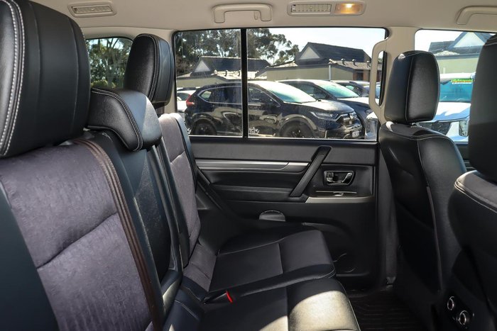 2018 Mitsubishi Pajero GLS