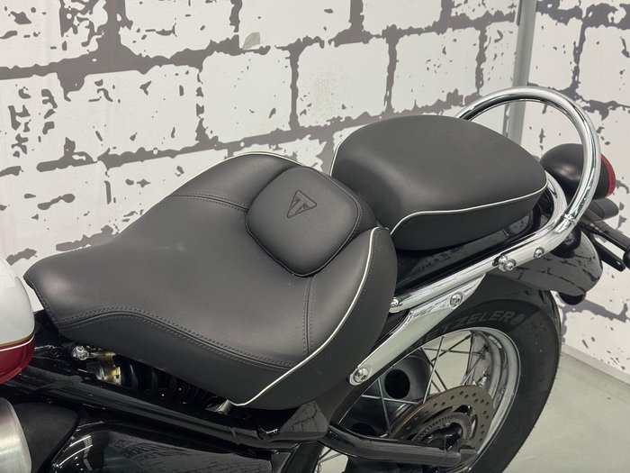 2025 Triumph Bonneville Speedmaster Speedmaster Red
