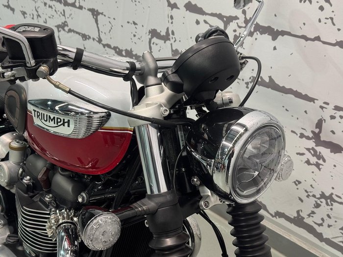 2025 Triumph Bonneville Speedmaster Speedmaster Red