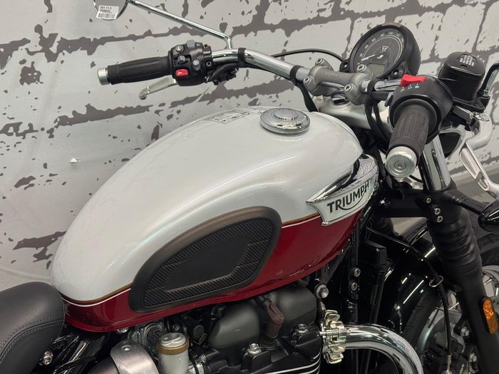 2025 Triumph Bonneville Speedmaster Speedmaster Red