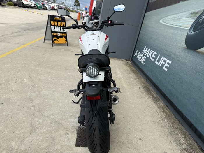 2026 Yamaha XSR700 White