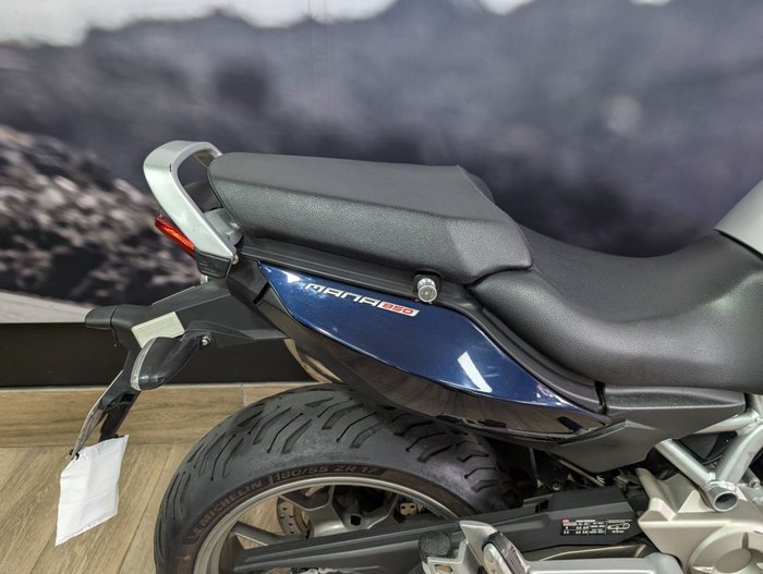 2009 APRILIA MANA 850 RED/BLACK