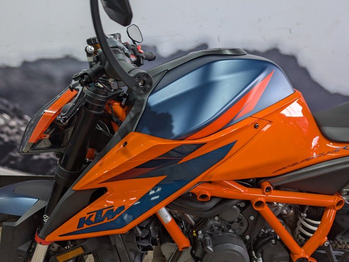 2021 Ktm 1290 SUPER DUKE R ORANGE