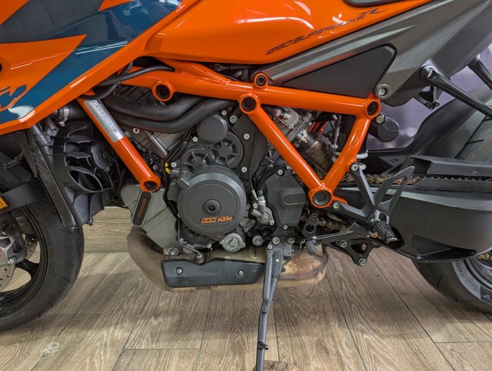 2021 Ktm 1290 SUPER DUKE R ORANGE