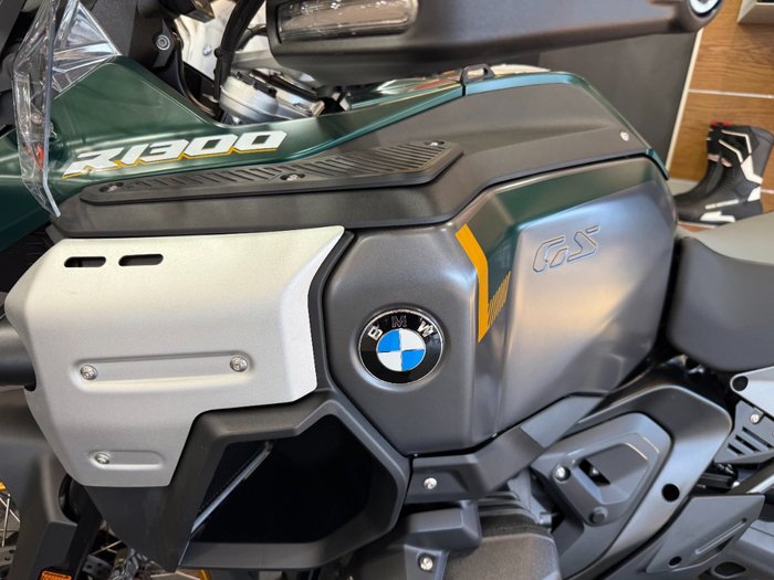 2025 BMW Motorrad R 1300 GS ADVENTURE OPTION 719 Aurelius Green Metallic Matt
