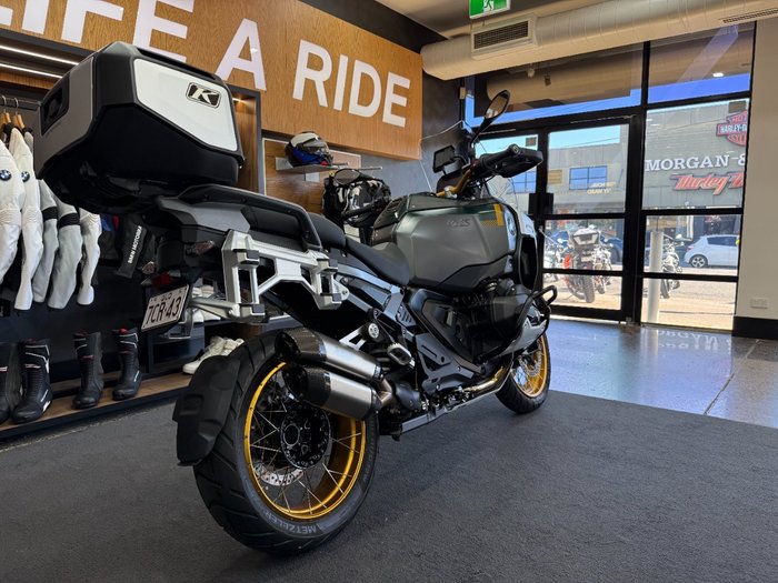 2025 BMW Motorrad R 1300 GS ADVENTURE OPTION 719 Aurelius Green Metallic Matt