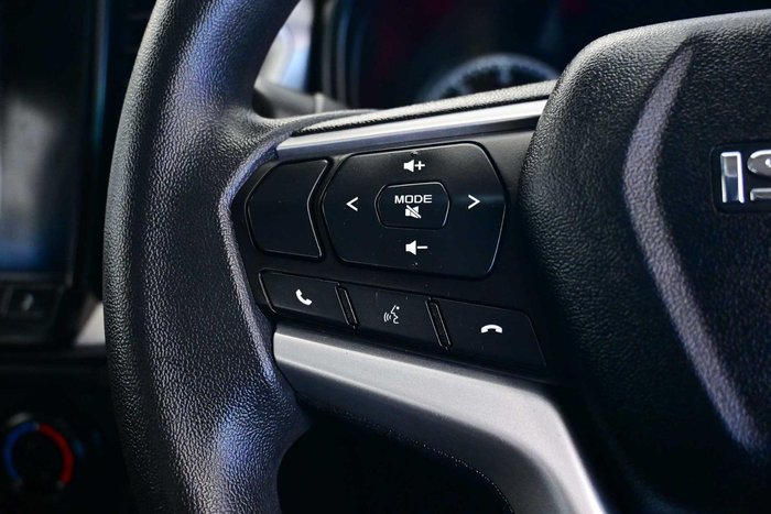 2022 Isuzu D-MAX LS-M