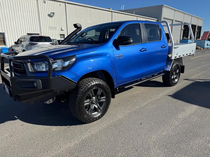 2023 Toyota Hilux SR