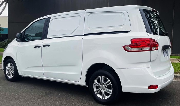 2022 LDV G10 +