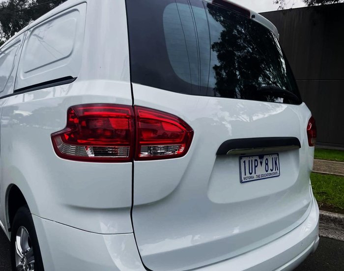 2022 LDV G10 +