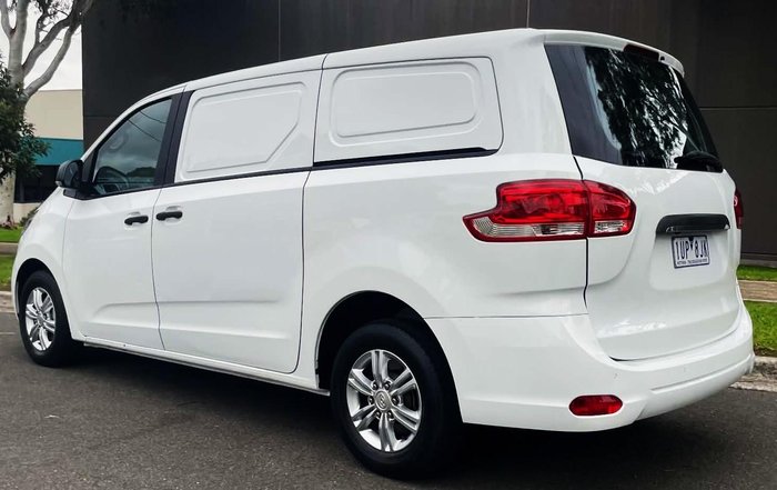 2022 LDV G10 +