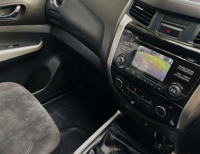 2017 Nissan Navara SL