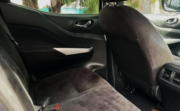 2017 Nissan Navara SL