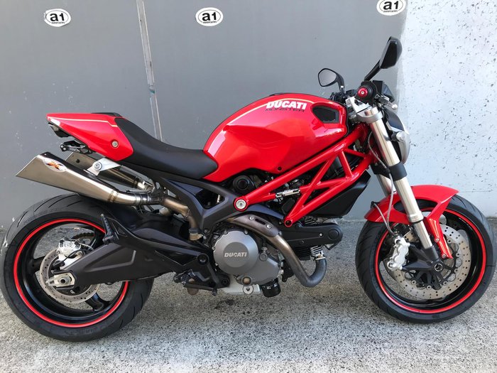 2009 Ducati Monster 696+