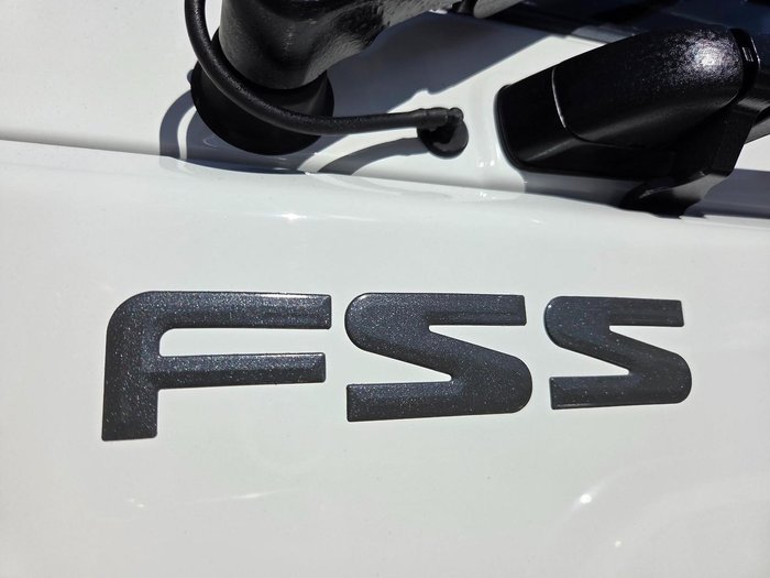 2014 Isuzu Fss550 4X4 Service Body/Crane Combo