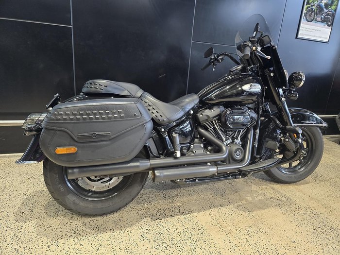 Harley-Davidson Heritage Classic 114 (FLHCS) Softail