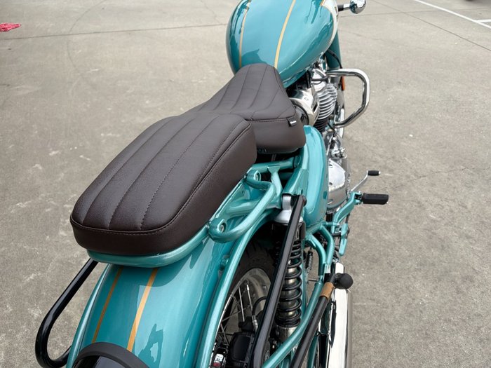 2025 Royal Enfield CLASSIC 650 Green