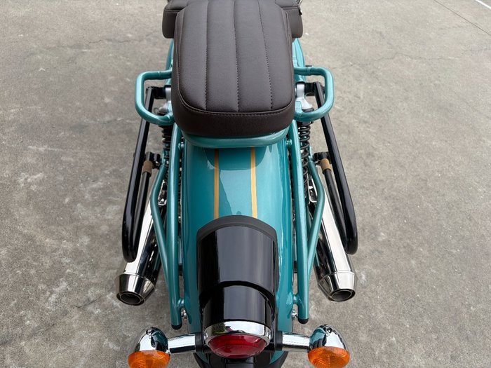 2025 Royal Enfield CLASSIC 650 Green