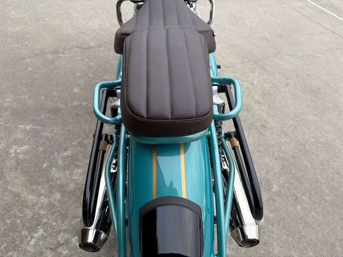 2025 Royal Enfield CLASSIC 650 Green
