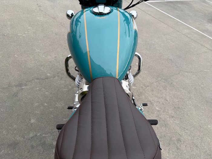 2025 Royal Enfield CLASSIC 650 Green