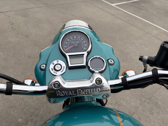 2025 Royal Enfield CLASSIC 650 Green