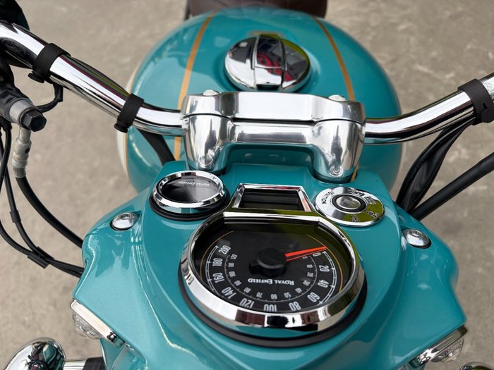 2025 Royal Enfield CLASSIC 650 Green